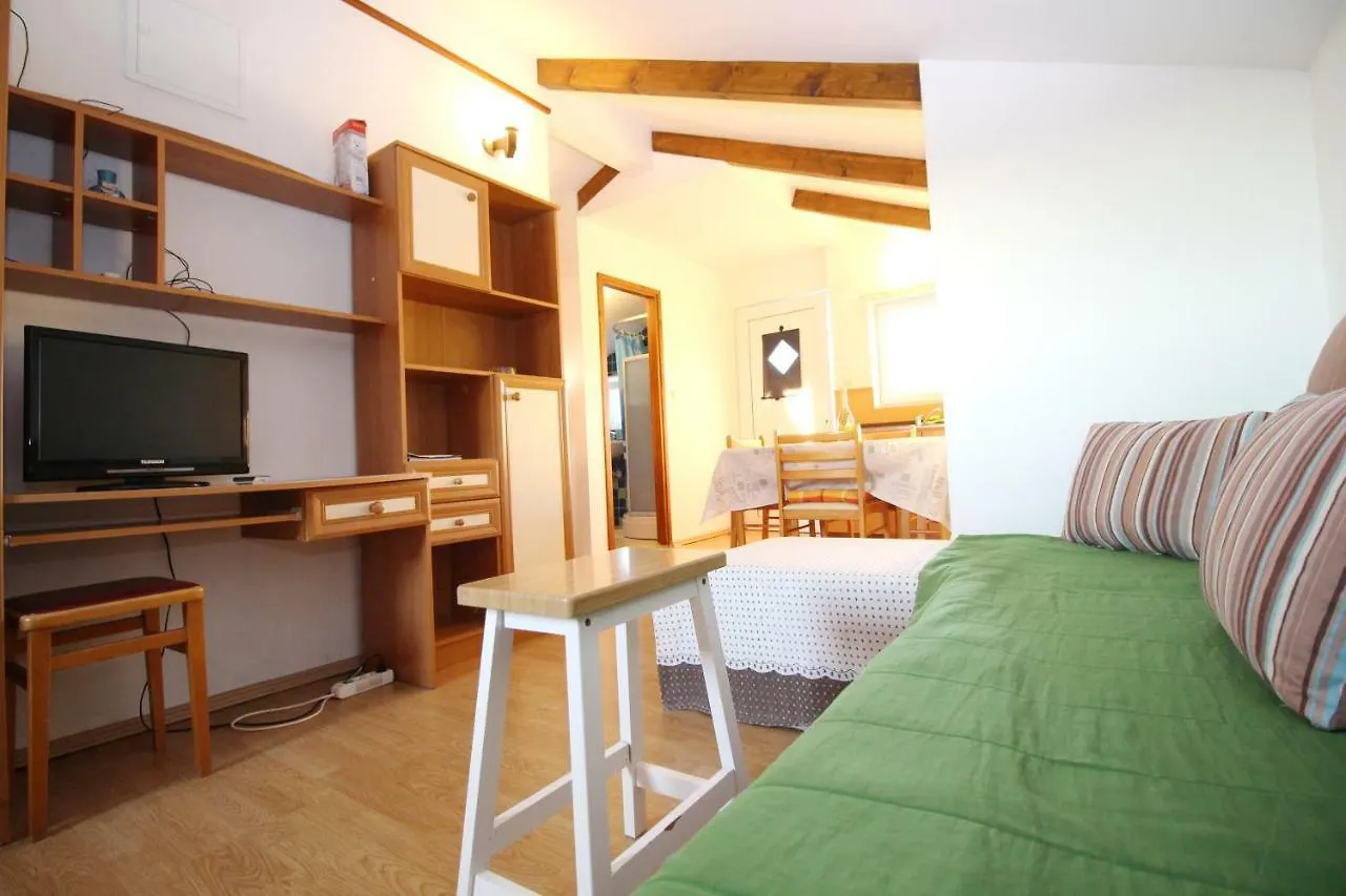 Apartments Mark بيتريتْشاني