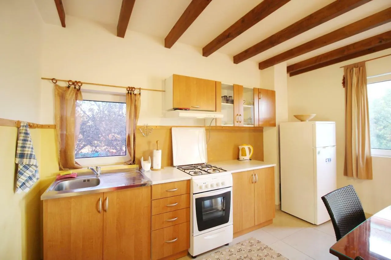 Apartments Mark بيتريتْشاني