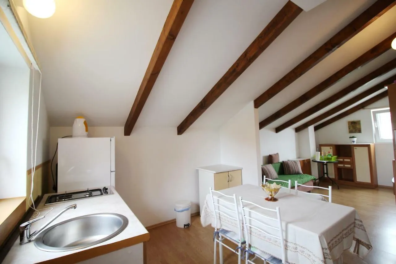 Apartments Mark Petrcane 0*,  Croatia